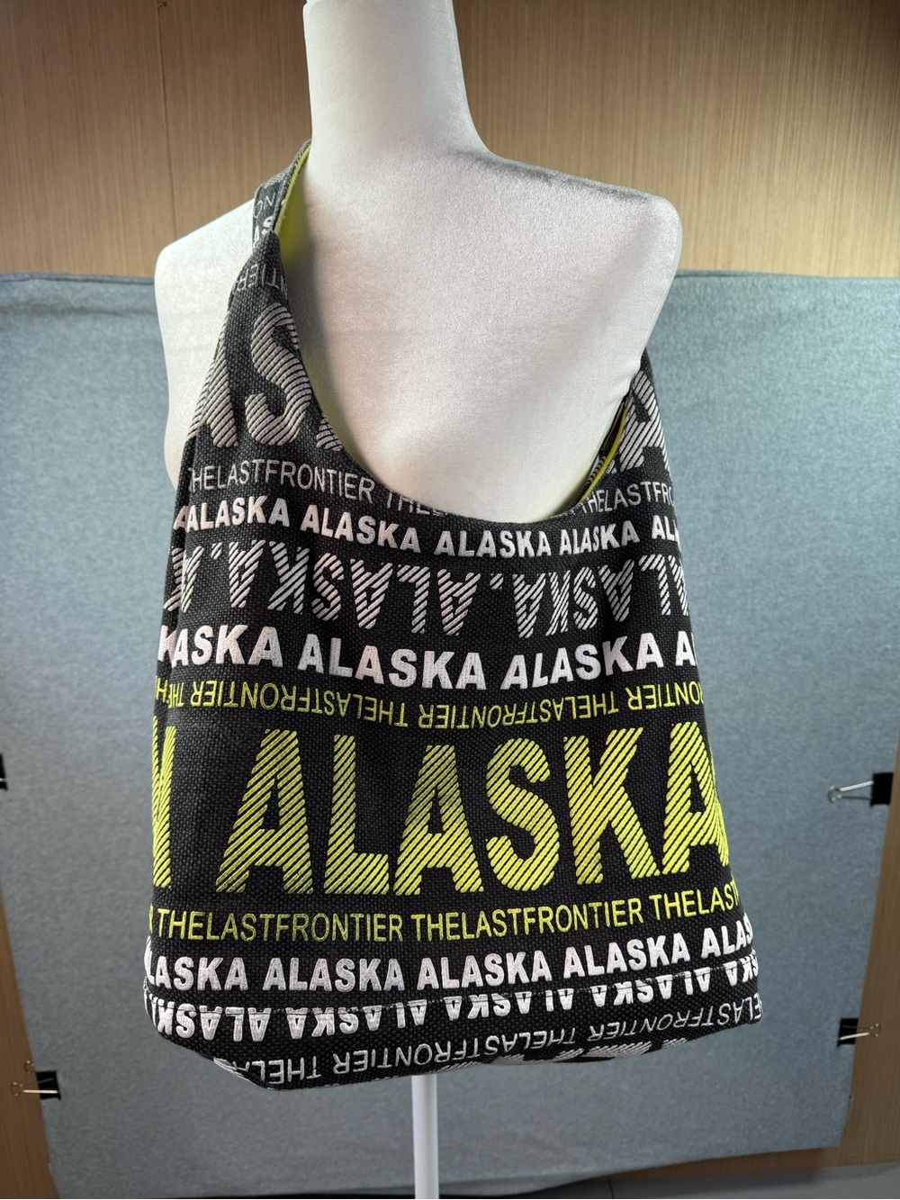 Robin Ruth Alaska Hobo Tote Shoulder Bag Textured Lettering Bright Interior